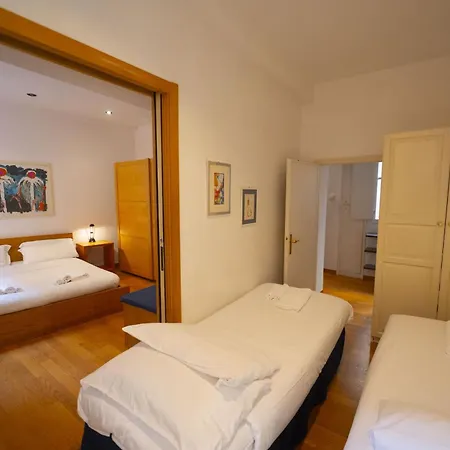Cozy 2br Near Piazza Navona *